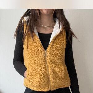 Love Tree Women's Yellow Hooded Sherpa Vest